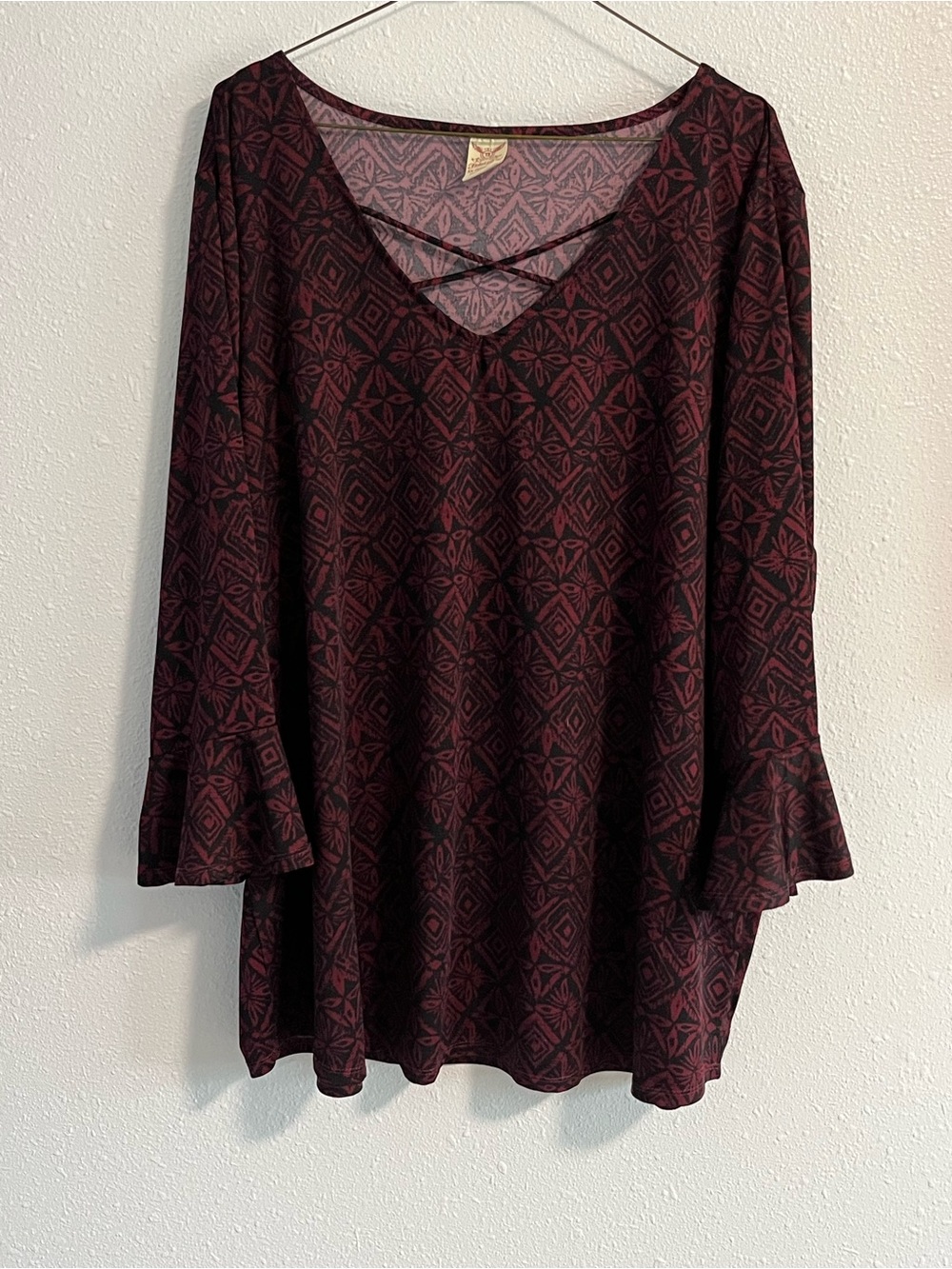 Faded Glory Burgundy and Black V‑Neck Cross‑Strap Long Sleeve Tunic Size 3X